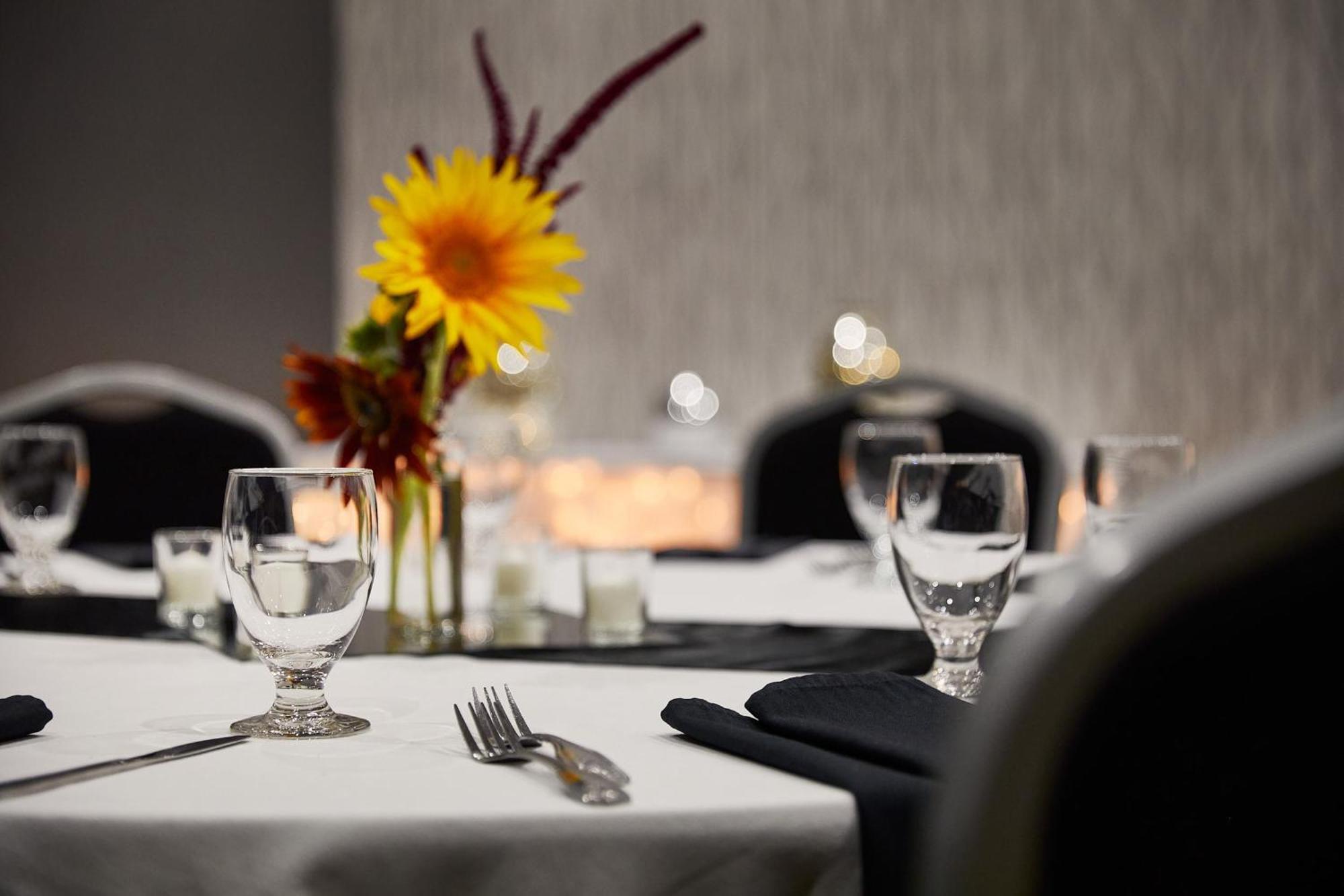 Holiday Inn Hotel & Suites Madison West - Middleton By Ihg Esterno foto